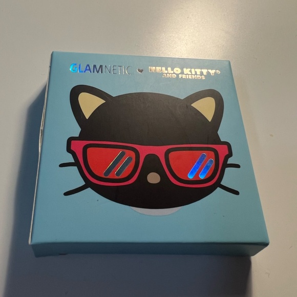 Hello Kitty Glamnetic Compact Mirror - Picture 2 of 3